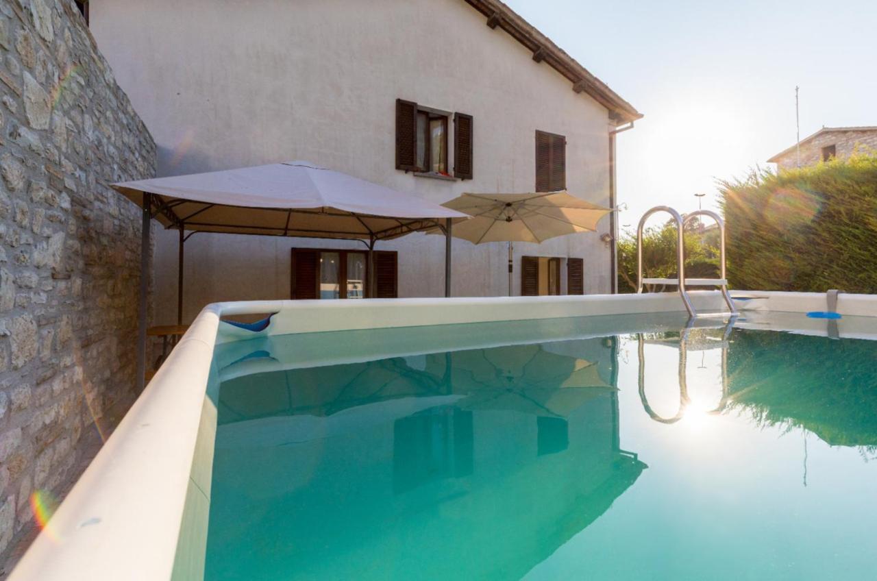 Borgo Santa Lucia Apartment With Private Parking & Garden กุบบีโอ ภายนอก รูปภาพ
